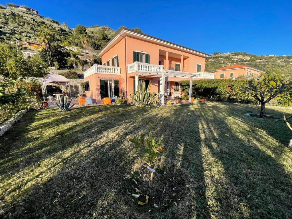 Appartamento a Ventimiglia in Via Antonio Orengo, 20 - Foto 2