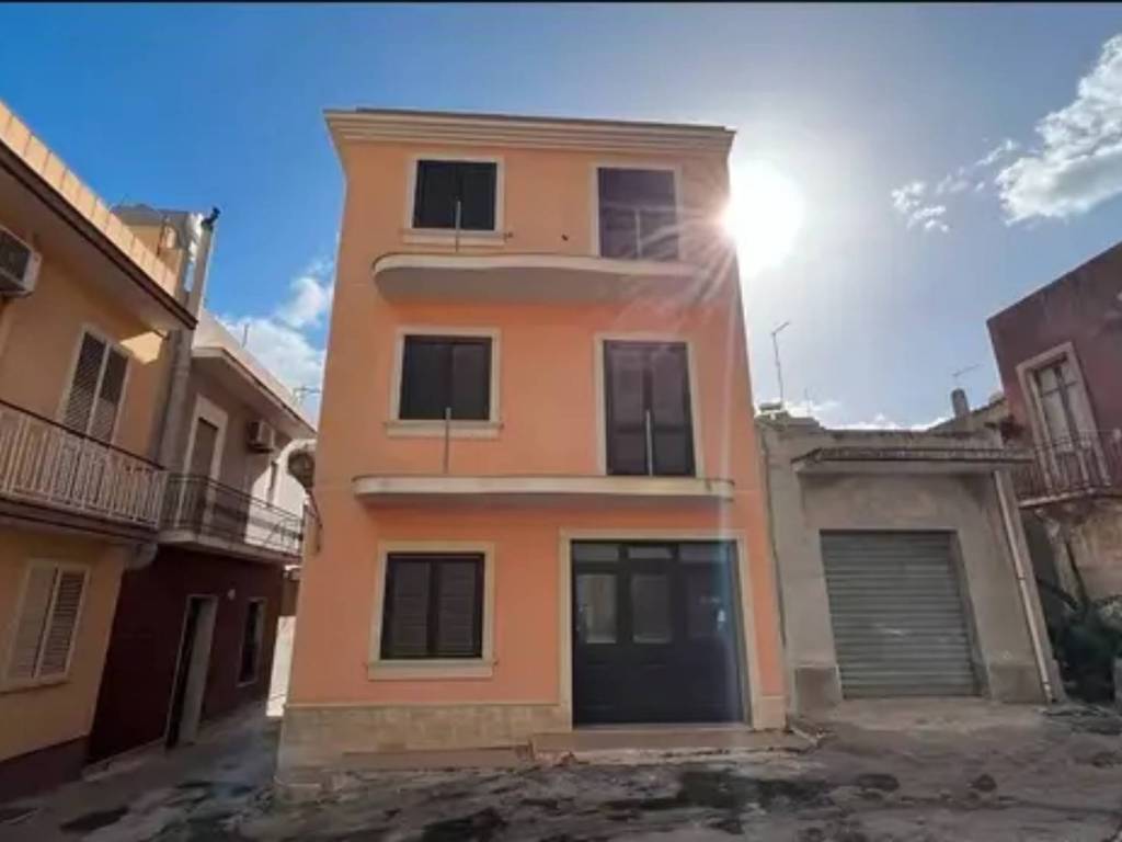 Casa indipendente a Pachino in Via Palestro - Foto 2