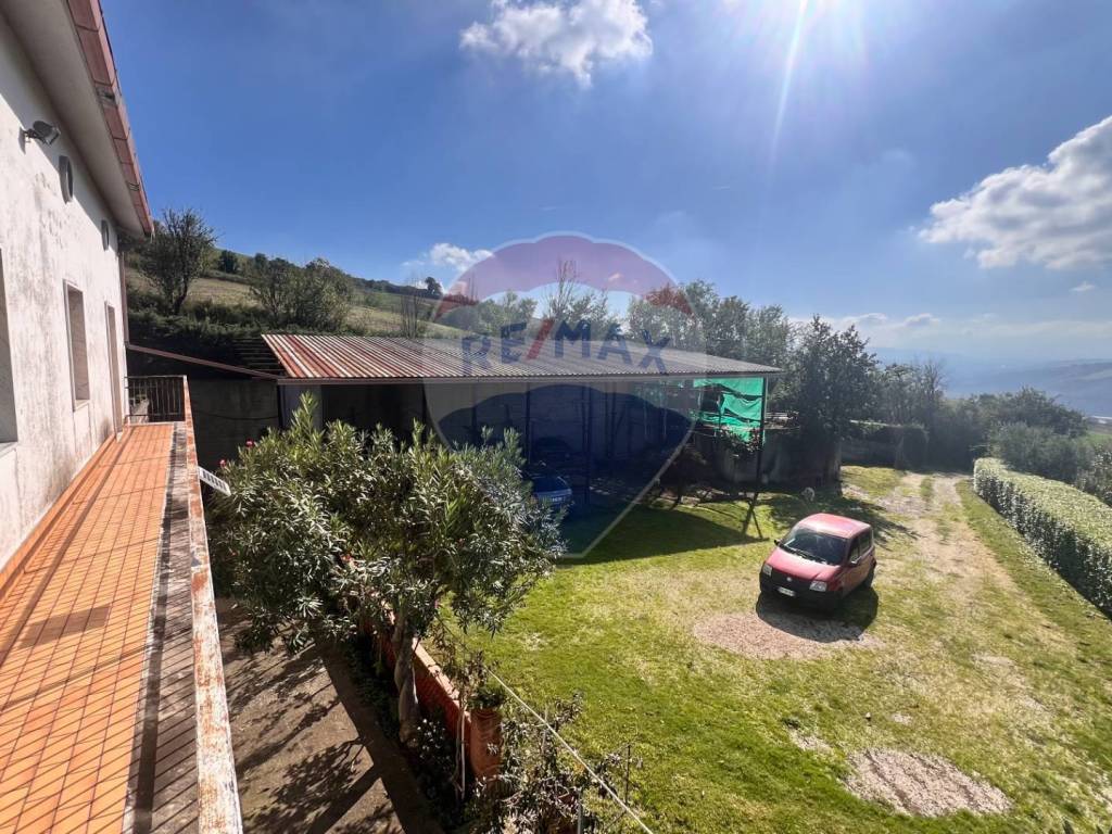 Rustico / casale a San giorgio la molara in CONTRADA CAMPOLONGO - Foto 2