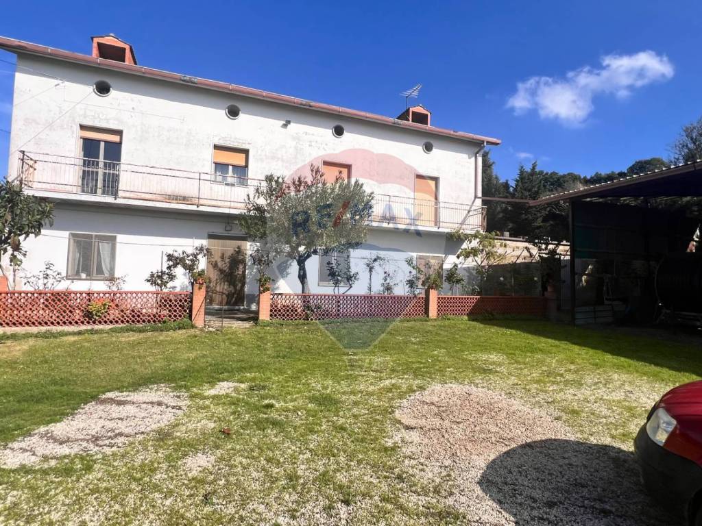 Rustico / casale a San giorgio la molara in CONTRADA CAMPOLONGO - Foto 3