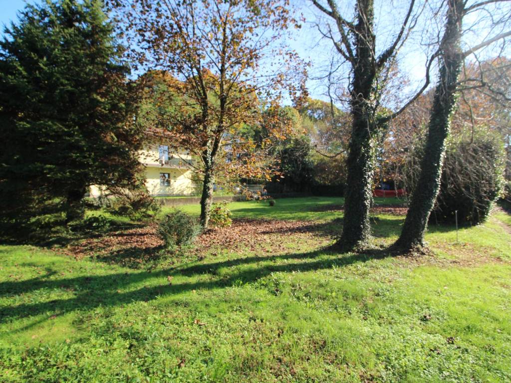 Terreno a Cadrezzate con osmate in Via Mario Vallerini - Foto 2