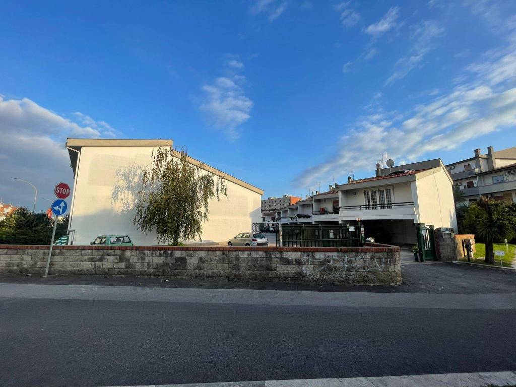 Villetta a schiera a Aprilia in Via Claudio Monteverdi - Foto 5