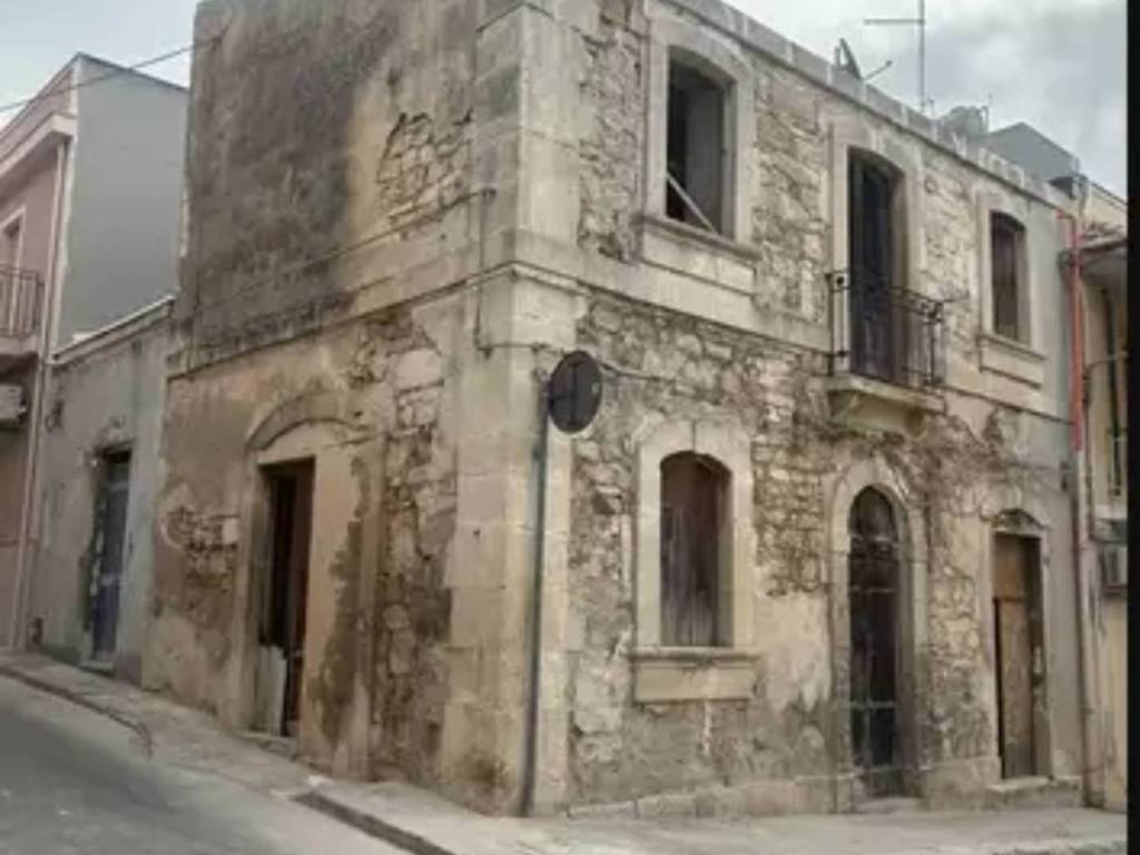 Palazzo / stabile a Rosolini in Via Oddo - Foto 2