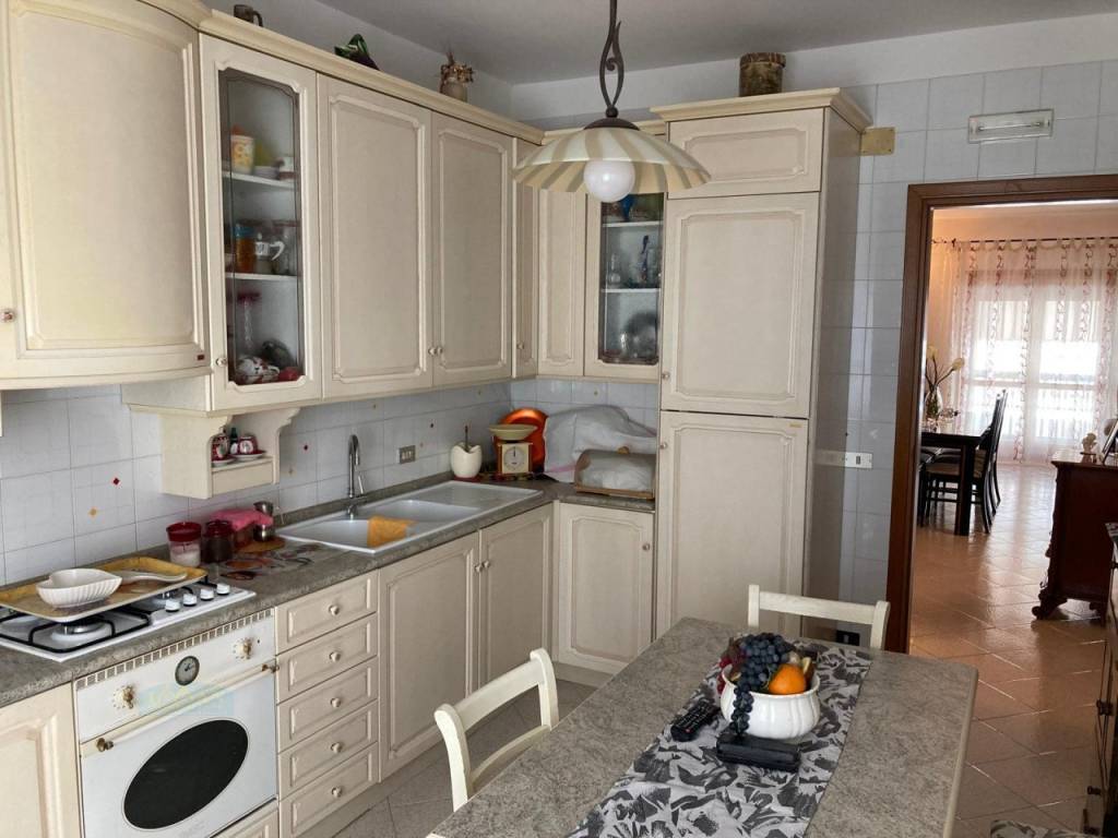 Appartamento a Ceglie messapica in VIA LUCANIA - Foto 4