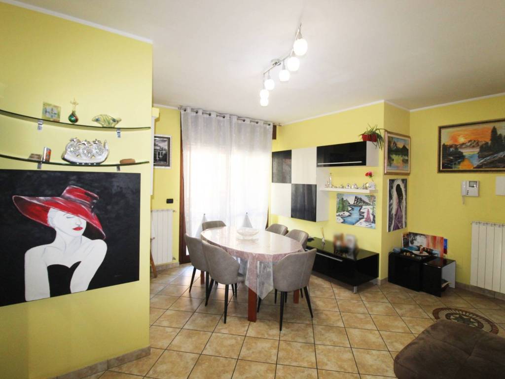 Appartamento a Gorla minore in Via Roma, 11 - Foto 2