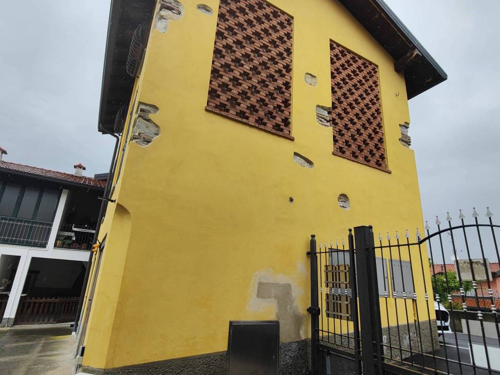 Appartamento a Costa masnaga in Via Camisasca, 49 - Foto 2