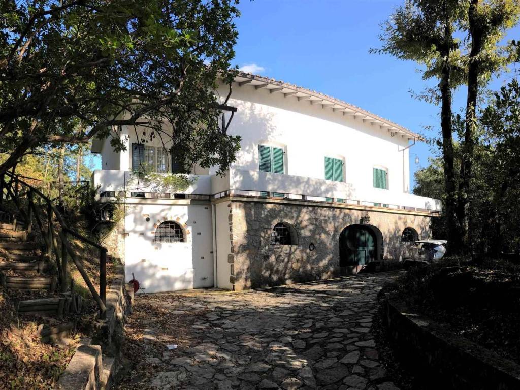 Villa a Pistoia in Via Provinciale Lucchese - Foto 2