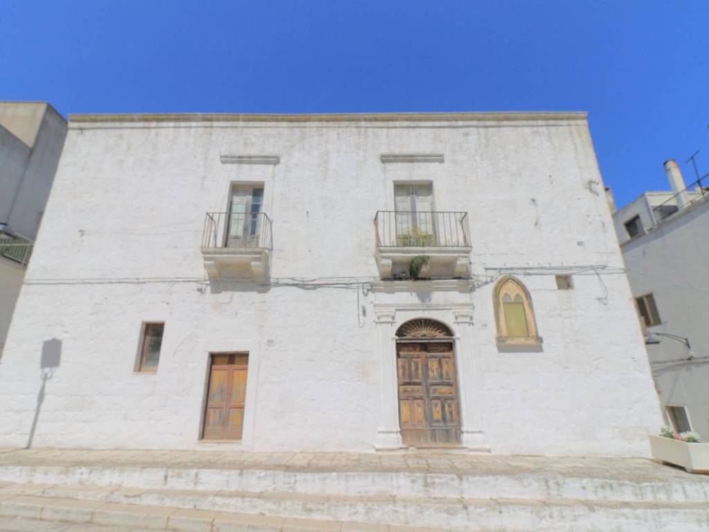 Palazzo / stabile a Ceglie messapica in Via San Rocco, 8 - Foto 2