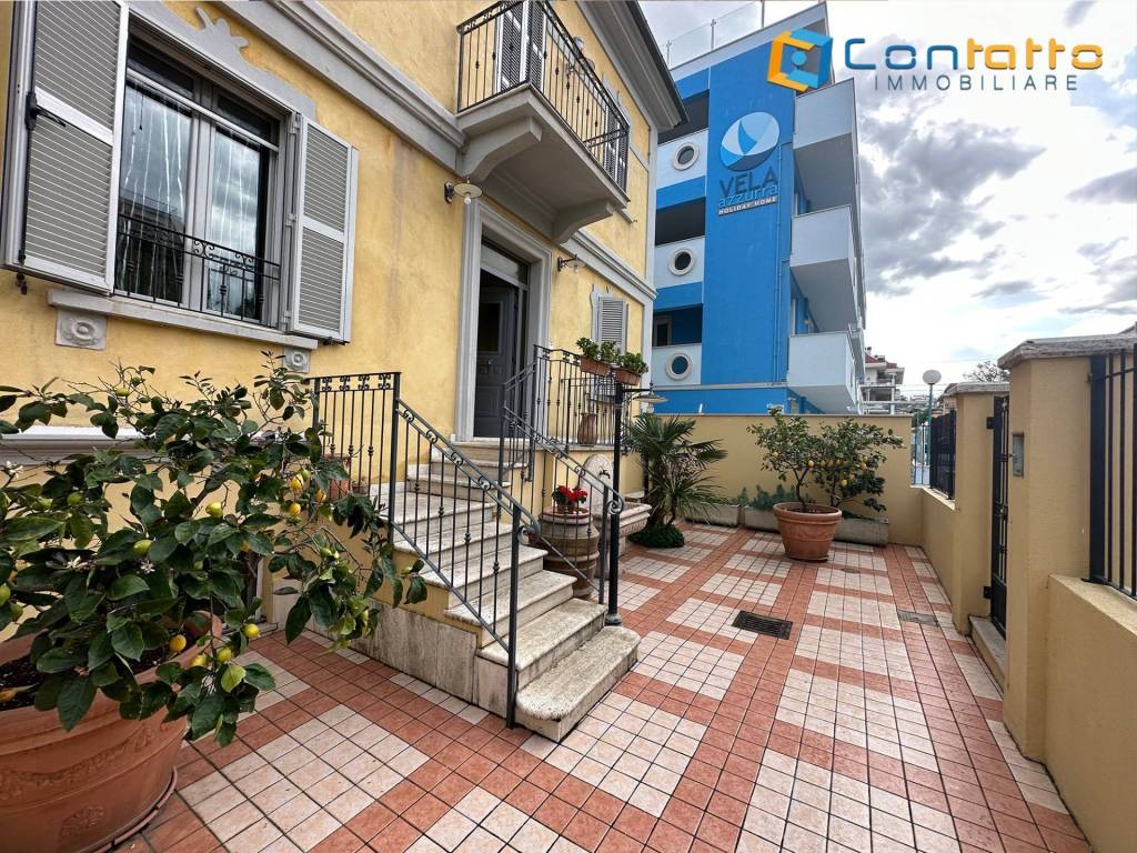 Villa a Grottammare in Viale Ballestra - Foto 2