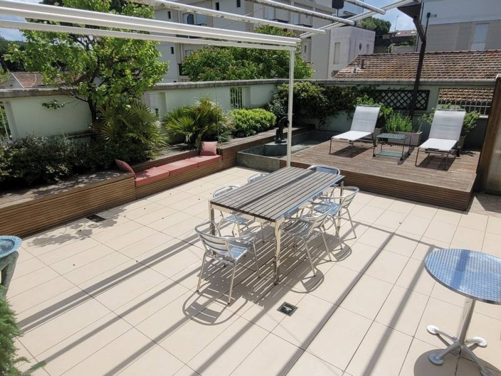 Appartamento a Riccione in Viale Damiano Chiesa, 6 - Foto 2