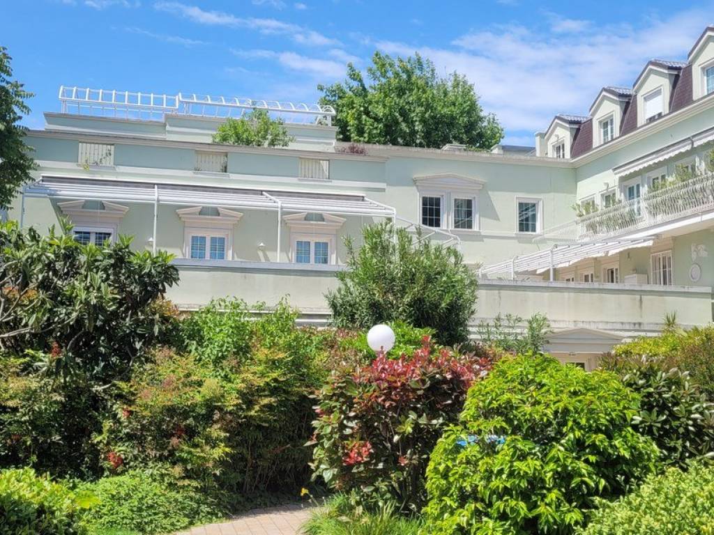 Appartamento a Riccione in Viale Damiano Chiesa, 6 - Foto 3