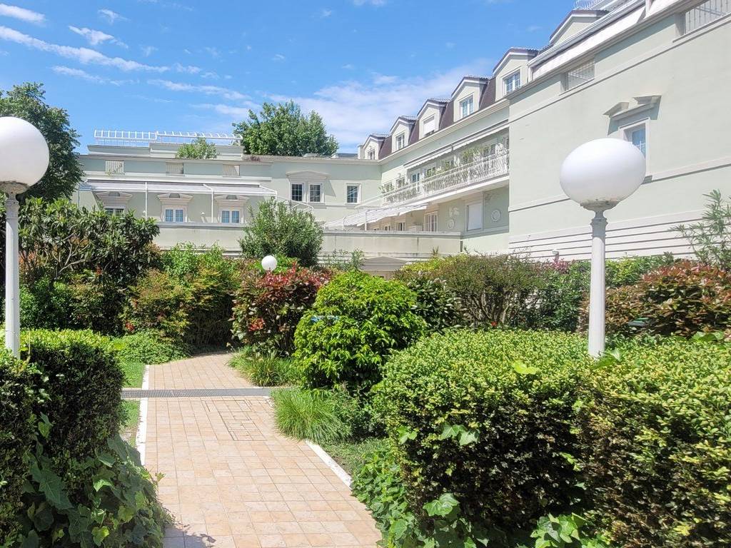 Appartamento a Riccione in Viale Damiano Chiesa, 6 - Foto 5