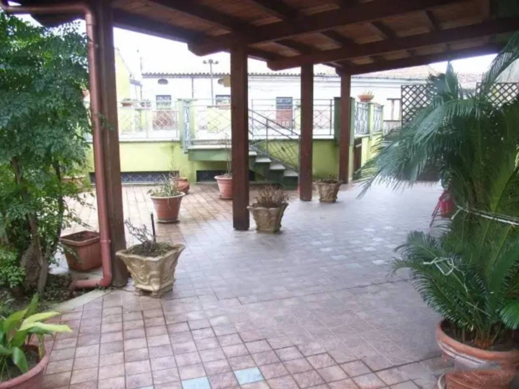 Villa a Cosenza in PIAZZA ALFREDO DIONISIO - Foto 5