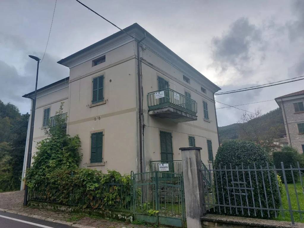 Villa a Borgo pace in Piazza Del Pino S.N.C. - Foto 2