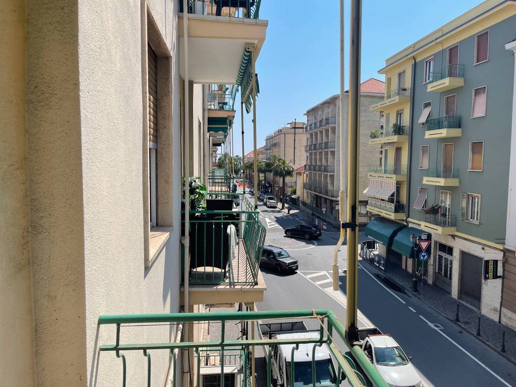 Appartamento a Alassio in Corso Armando Diaz, 44 - Foto 3