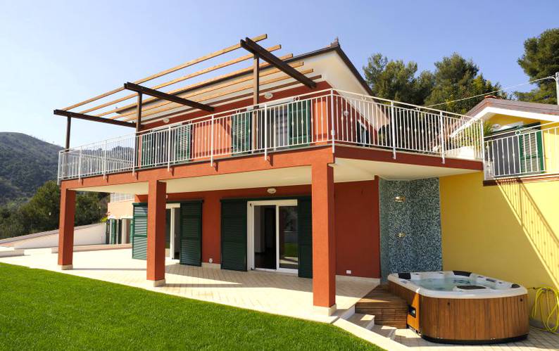 Villa a Alassio in Via Privata Cazulini, 119 - Foto 2