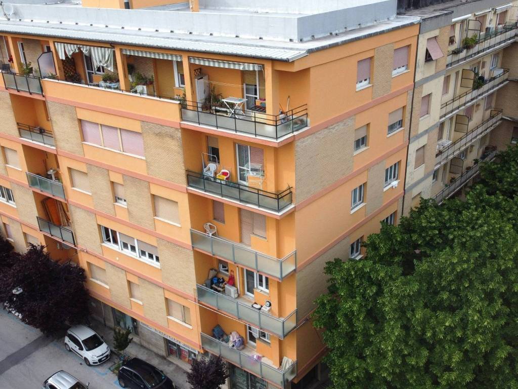 Appartamento a Falconara marittima in Via Giacomo Leopardi - Foto 3