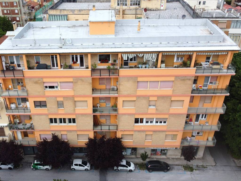 Appartamento a Falconara marittima in Via Giacomo Leopardi - Foto 4