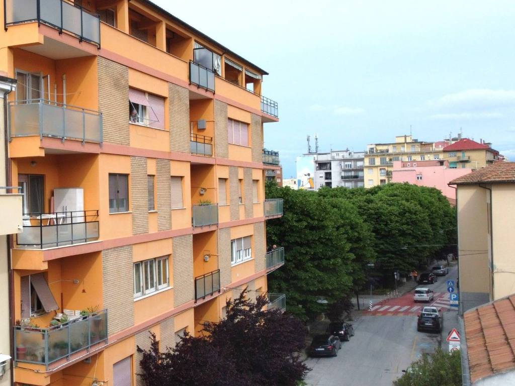 Appartamento a Falconara marittima in Via Giacomo Leopardi - Foto 5