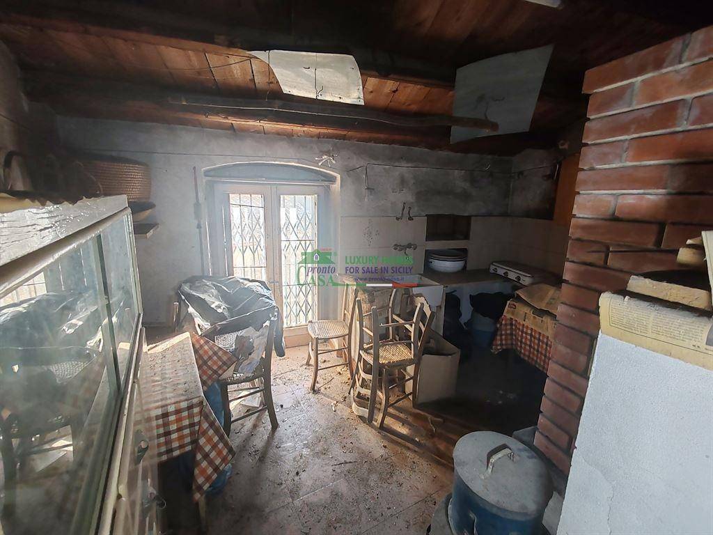 Casa indipendente a Ragusa in Via Maria Paternò Arezzo - Foto 4
