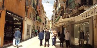 Appartamento a Verona in Via Giuseppe Mazzini, 1 - Foto 2