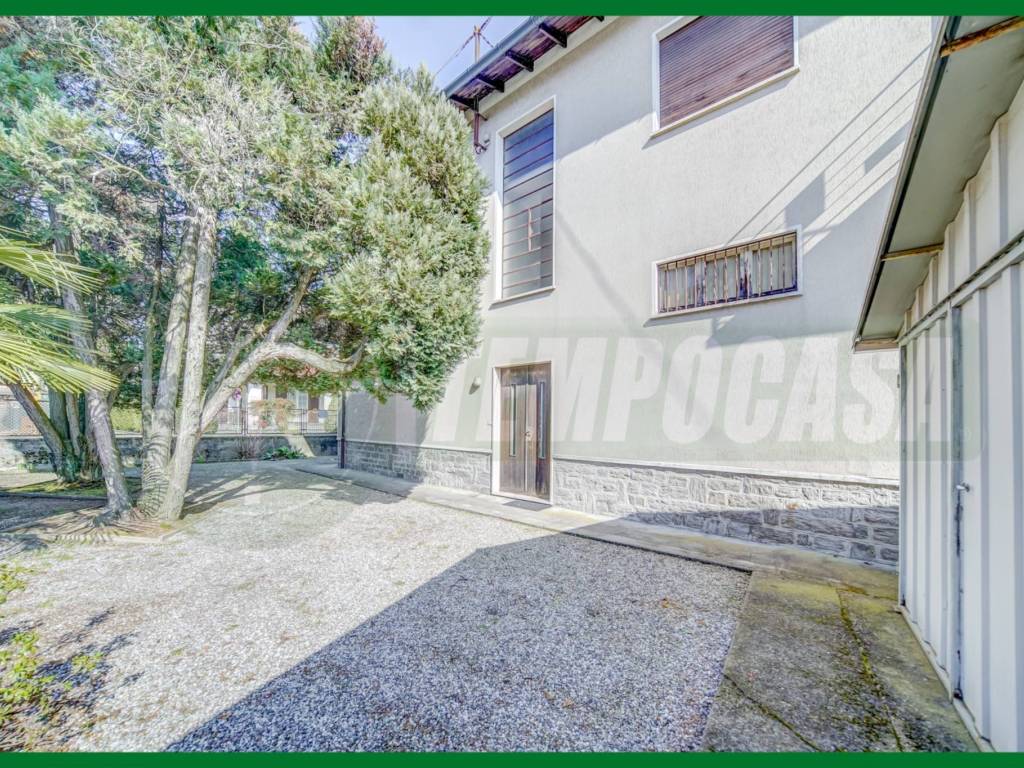 Villa a Besozzo in Via Roma - Foto 4