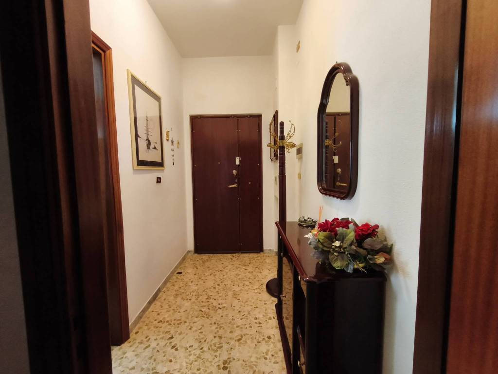 Appartamento a Brindisi in Via Giuseppe di Vittorio - Foto 4