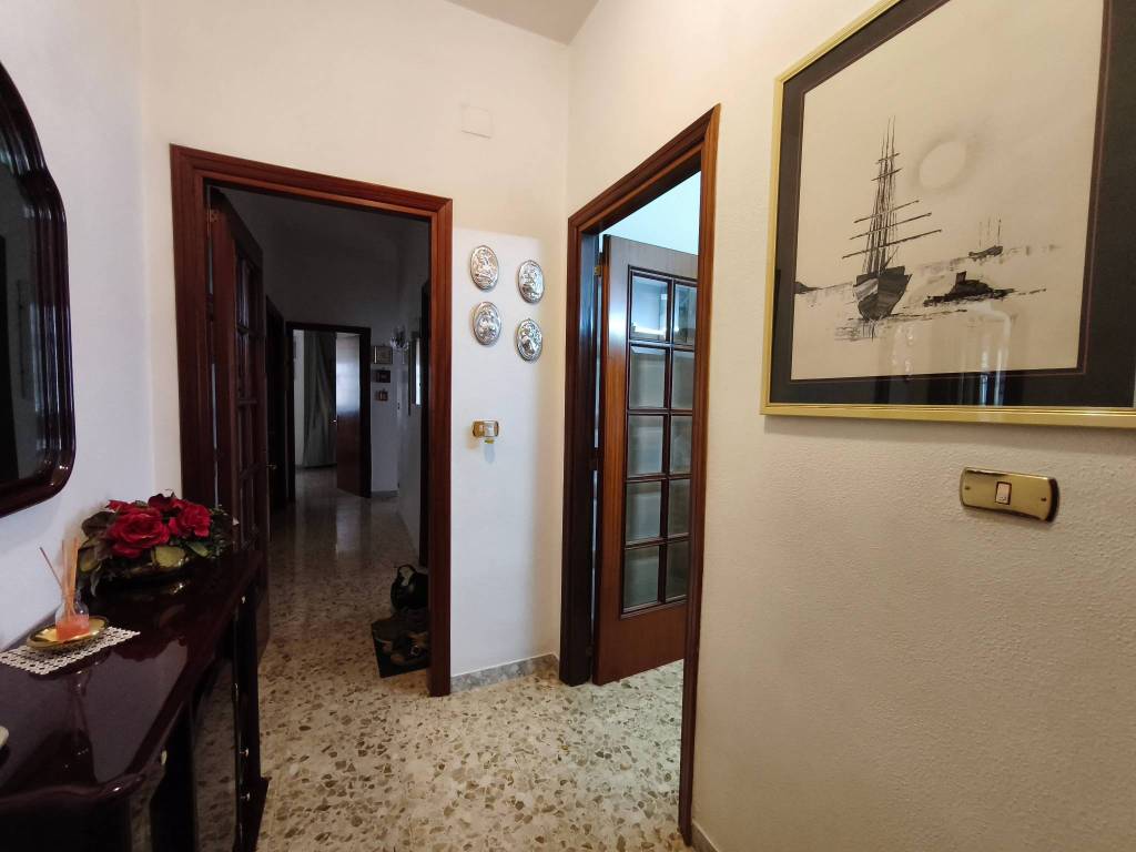 Appartamento a Brindisi in Via Giuseppe di Vittorio - Foto 5