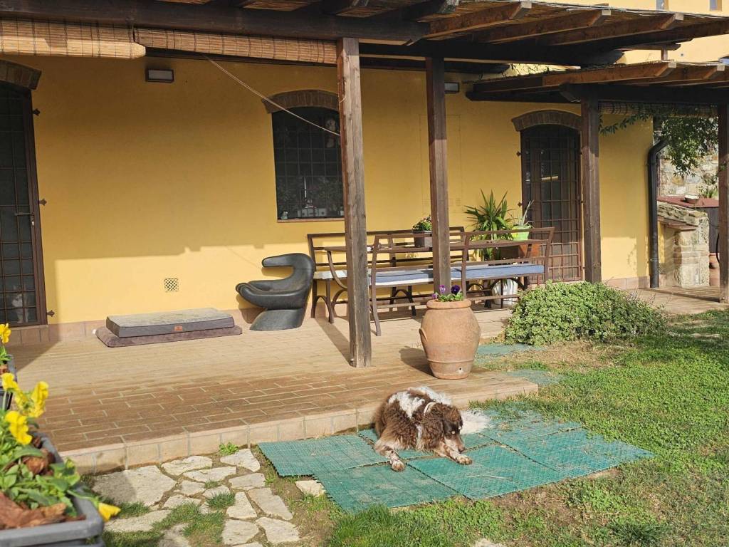 Appartamento a Poggibonsi in Via del Colombaio - Foto 2