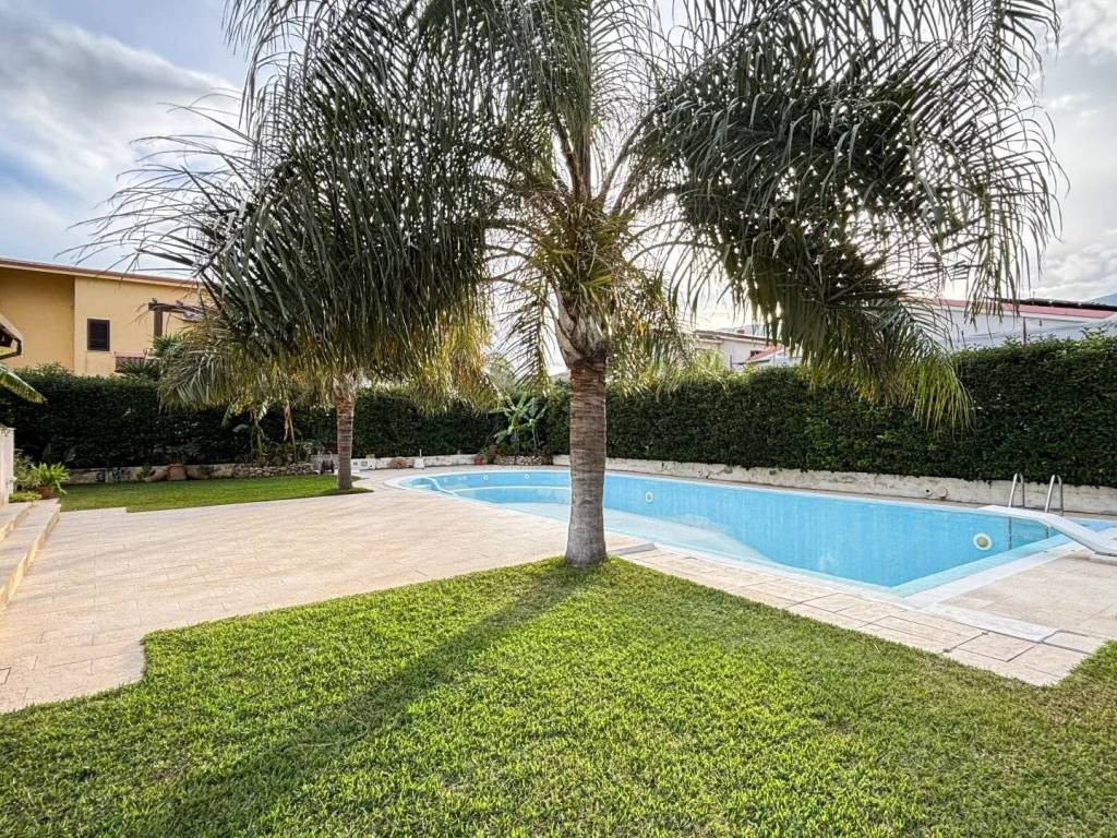 Villa a Carini in Via Vito Schifani, 15 - Foto 3