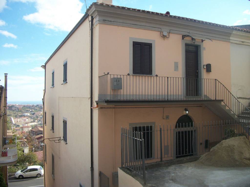 Appartamento a Cassano all'ionio in via vico quinto 4 novembre n, 27 - Foto 2