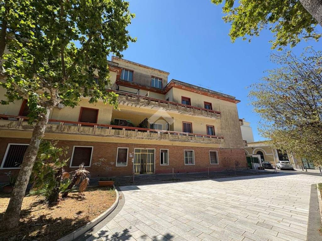 Appartamento a Brindisi in Piazza Francesco Crispi, 4 - Foto 2