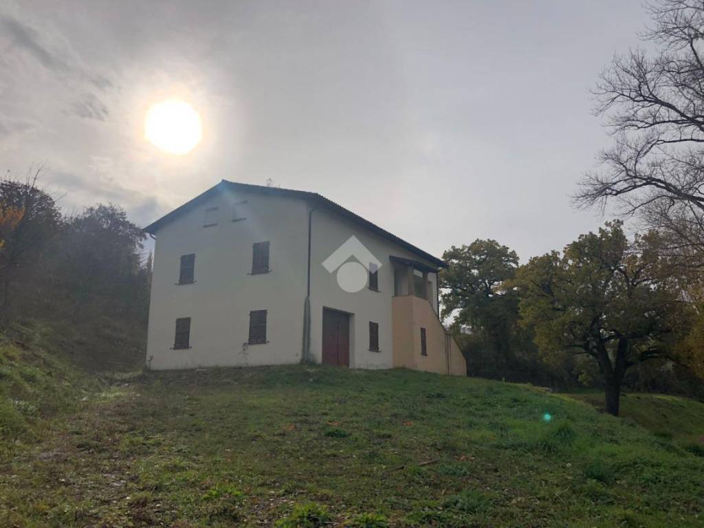 Casa indipendente a Nocera umbra in Via Largnano - Foto 3