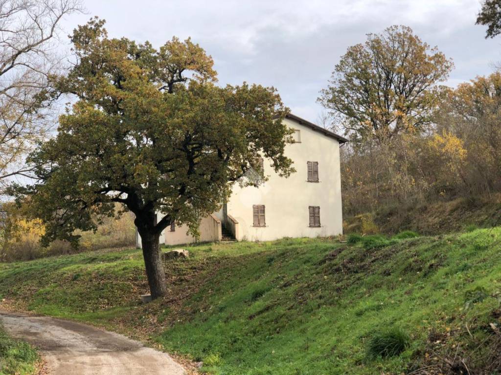Casa indipendente a Nocera umbra in Via Largnano - Foto 5