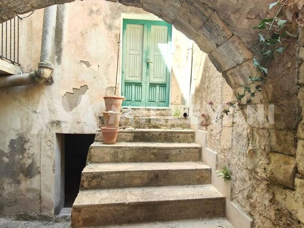 Casa indipendente a Scicli in Via Tiziano, 6 - Foto 2