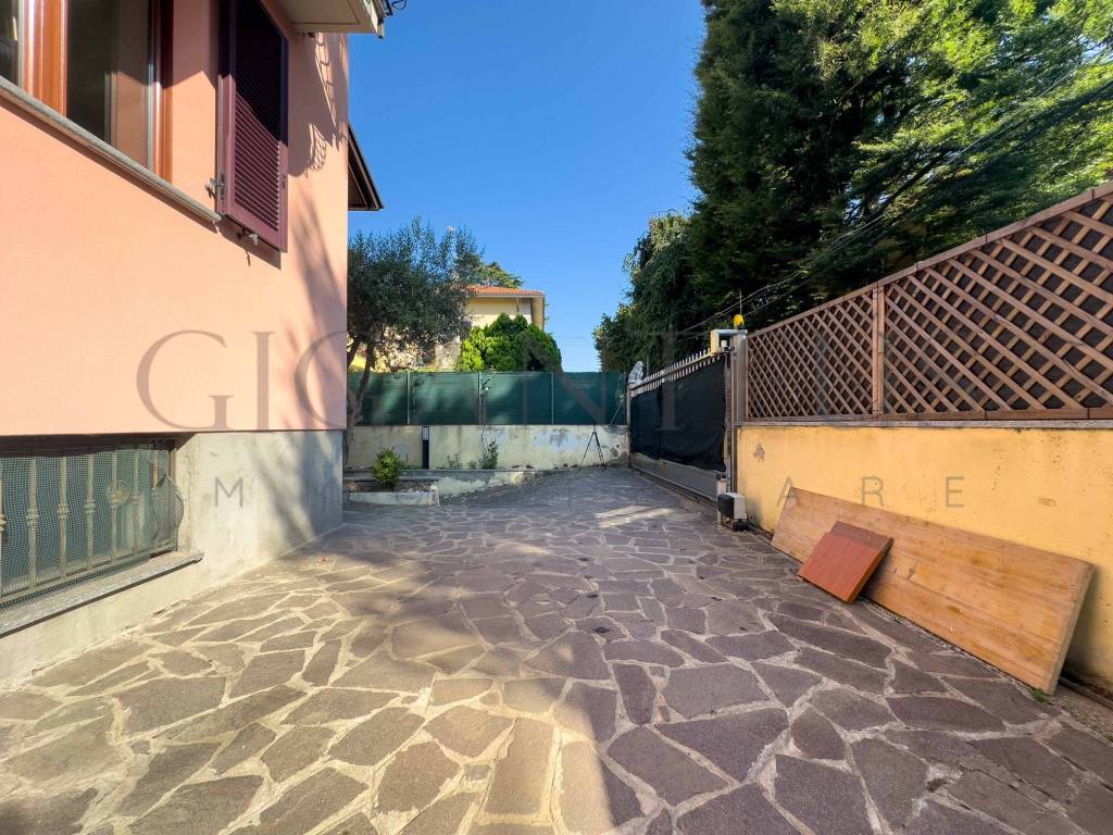 Villa a Tradate in Via Goffredo Mameli, 19 - Foto 2