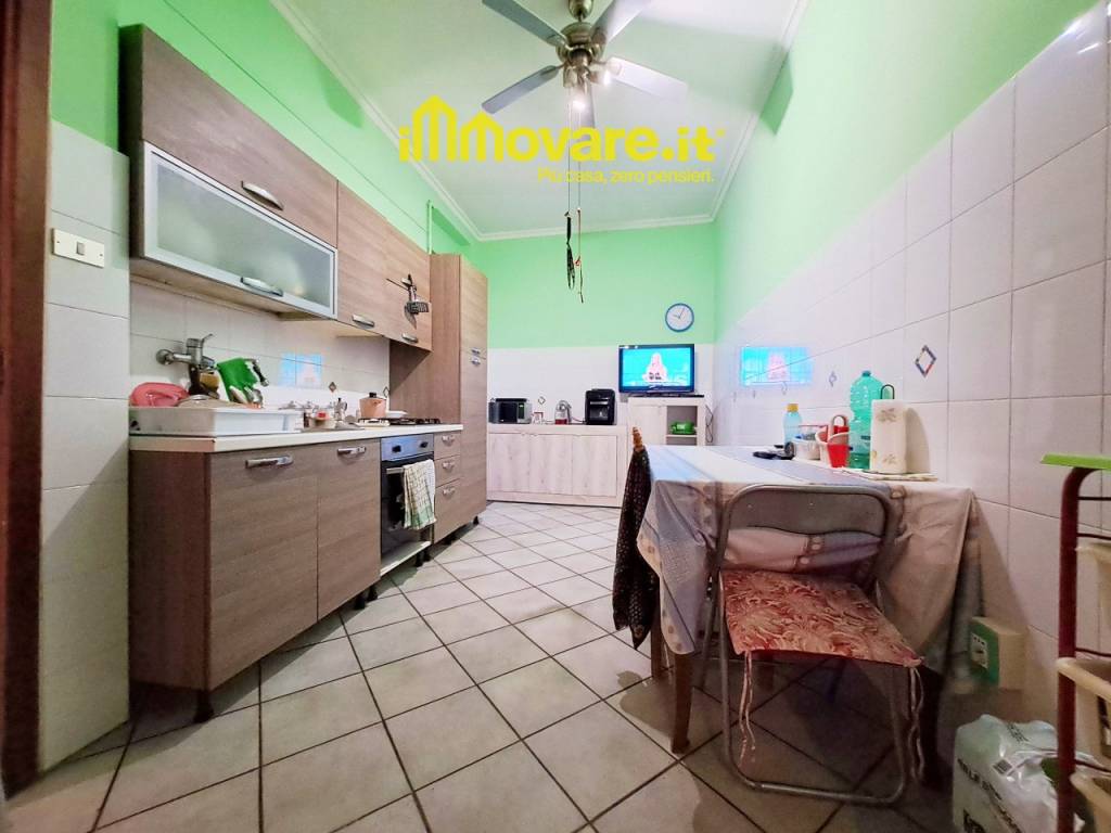 Appartamento a Acquaviva delle fonti in Via Martiri d'Ungheria 33 - Foto 2