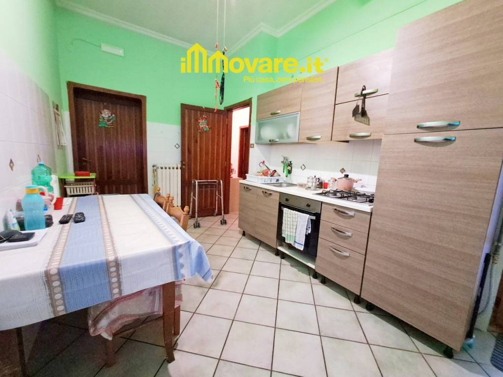 Appartamento a Acquaviva delle fonti in Via Martiri d'Ungheria 33 - Foto 4