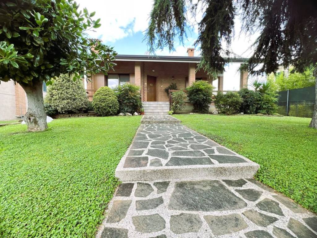 Villa a Riva del po in Via Pietro Nenni S.N.C. - Foto 2