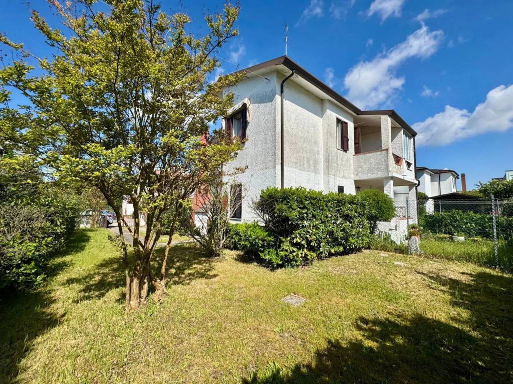 Villa a Comacchio in Via Cima Dodici, 11 - Foto 3