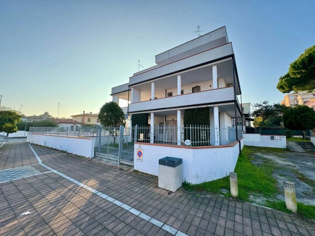 Appartamento a Comacchio in Viale Alpi Centrali, 82 - Foto 2