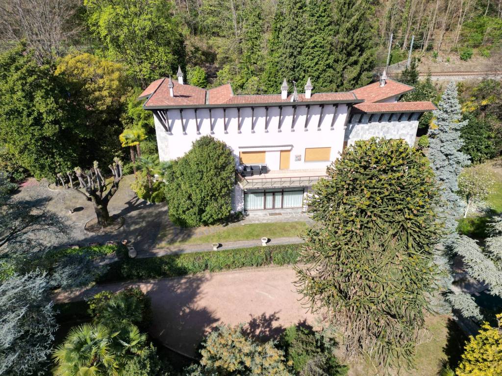 Villa a Belgirate in Strada Statale del Sempione - Foto 2