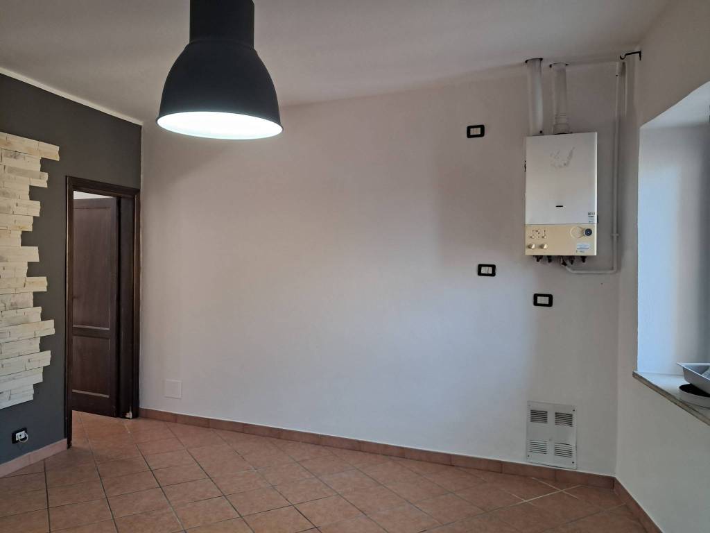 Appartamento a Brebbia in Via Vittorio Veneto - Foto 5