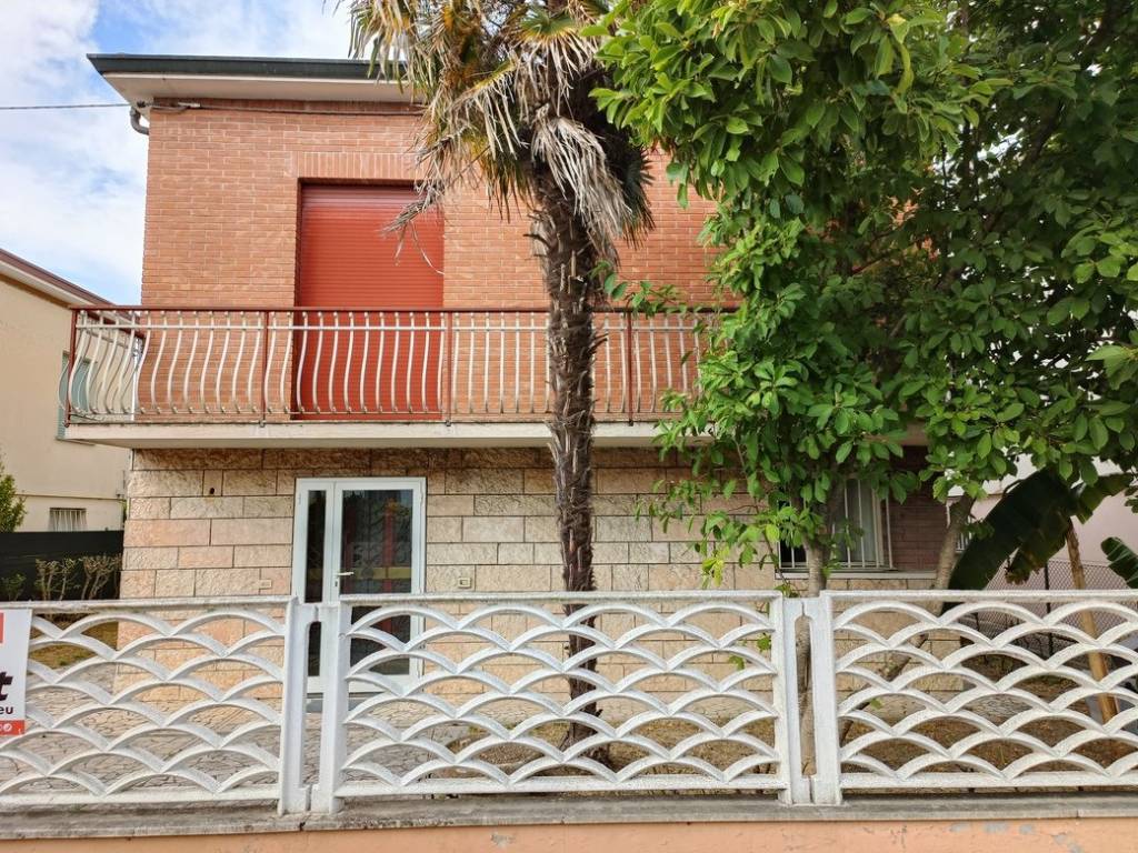 Villa a Lugo in Via Luigi Cicognani, 18 - Foto 3