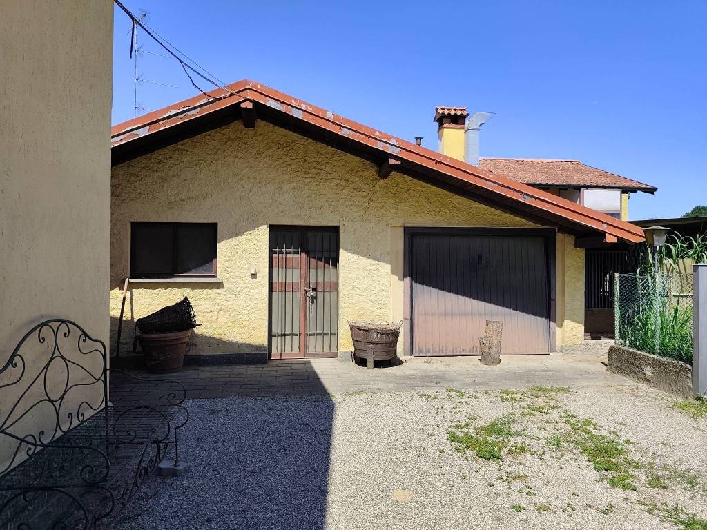 Villa a Angera in Piazza Giacomo Matteotti - Foto 3