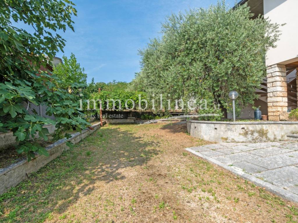 Villa a Cavaion veronese in Via Cavalline 29 - Foto 2