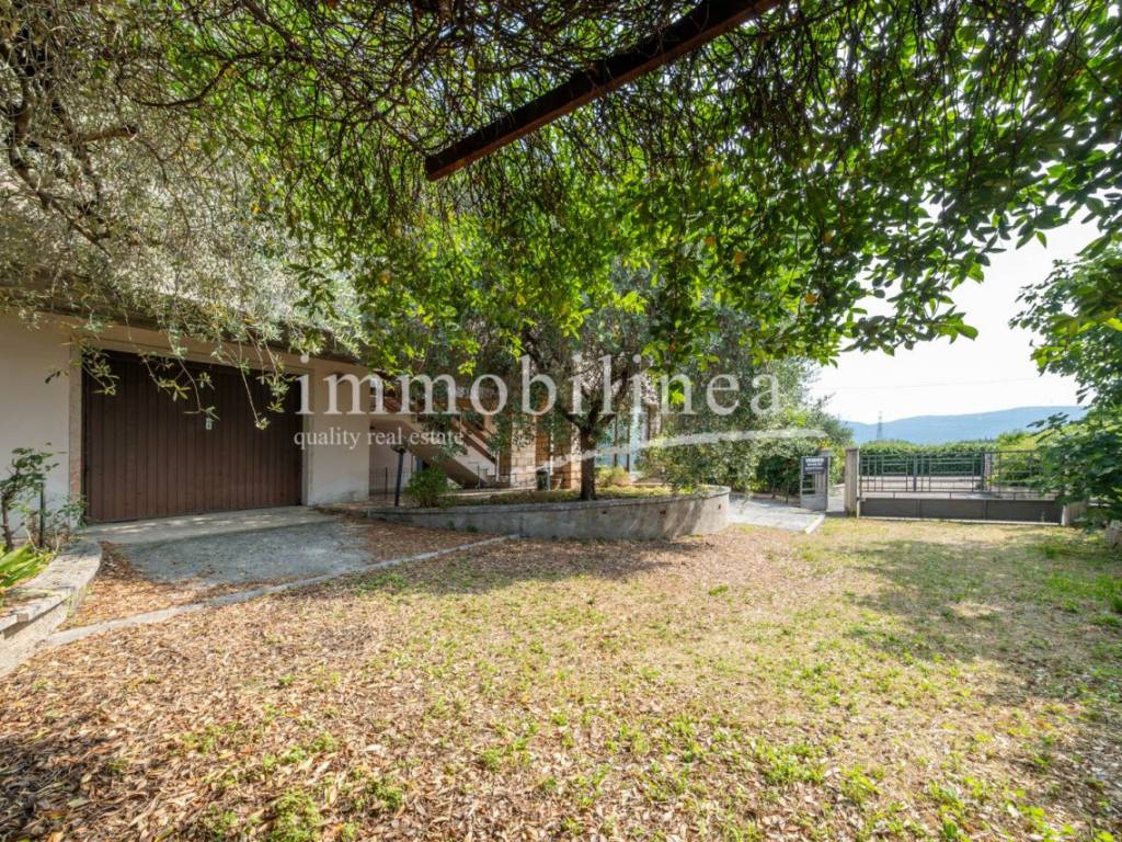 Villa a Cavaion veronese in Via Cavalline 29 - Foto 3