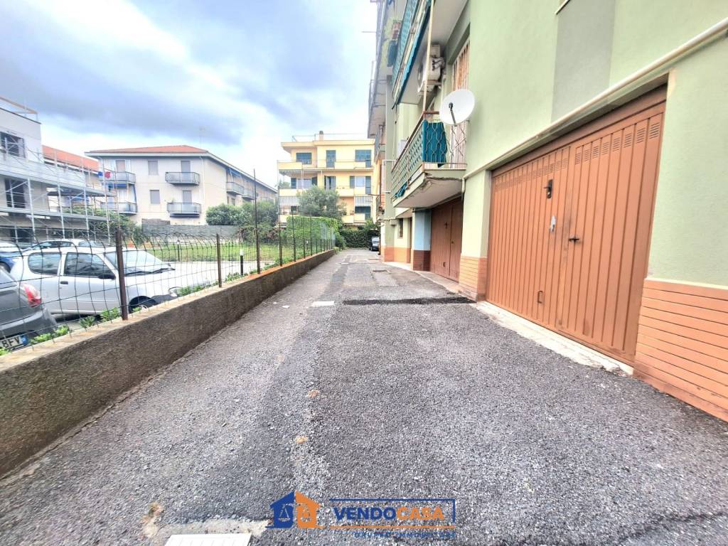 Box / garage a Loano in Via Giuseppe Verdi - Foto 4