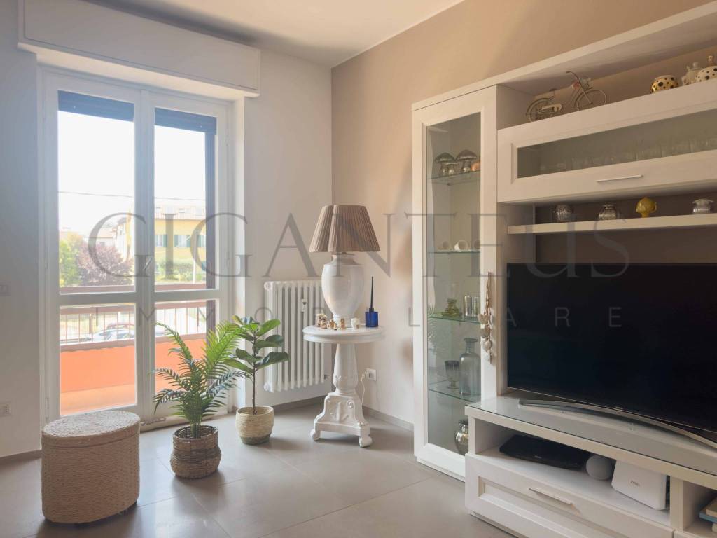 Appartamento a Tradate in Via Damiano Chiesa, 3 - Foto 2