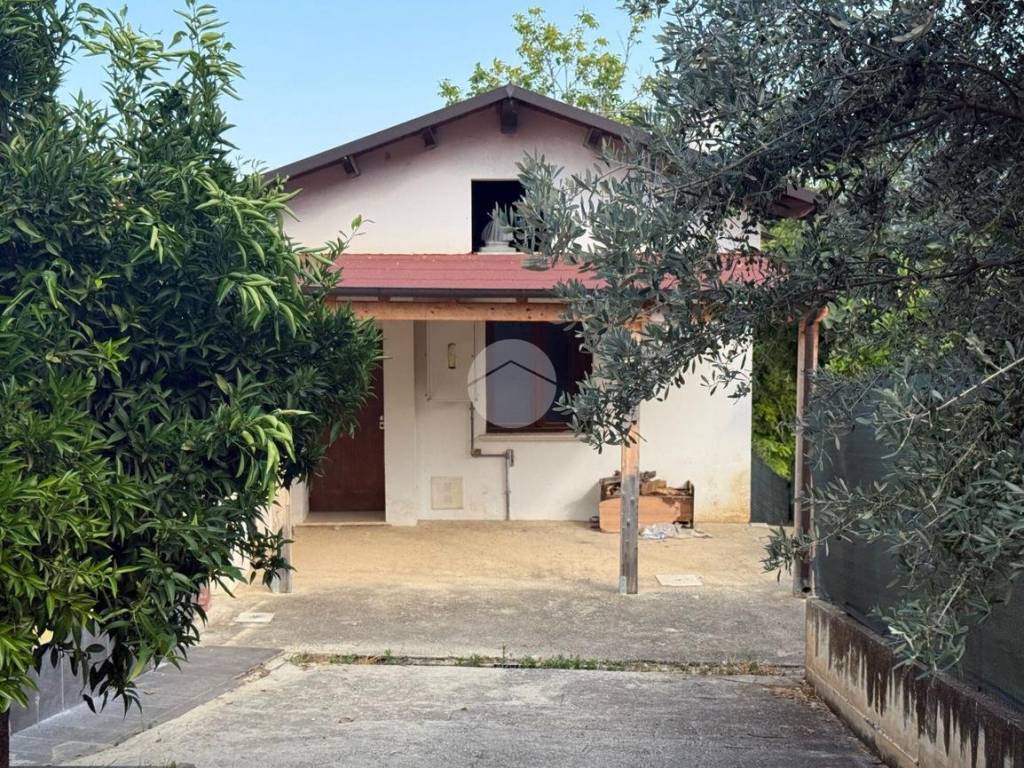Villa a Cepagatti in Via Capone, 12 - Foto 2